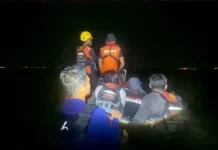 Terjebak tengah Laut, Empat ABK Kapal Nelayan Diselamatkan Tim SAR