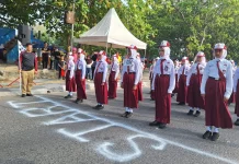 20 Nakes Layani Peserta Pawai di Sungailiat