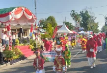 Penuh Warna dan Keceriaan, Ratusan Anak TK Ramaikan Karnaval HUT RI