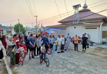Bupati Bangka Lepas Jalan Sehat, Warga Graha Arwana Semarakkan HUT RI