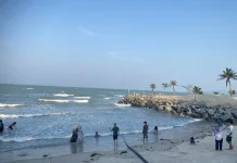 Pesona Alam Pantai Batu Bedaun Memikat Wisatawan