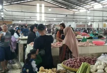 Harga ayam di Pasar Sungailiat Tembus Rp53 Ribu