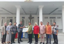 BNI Salurkan 15 Set Tong Sampah untuk Dukung Pangkalpinang Bersih