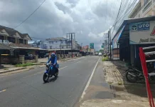 Halo RRI: Warga Keluhkan Tiang Kabel Dipasang di Lahan tanpa Izin