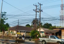 Halo RRI: Warga Keluhkan Kabel Fiber Optik Semrawut di Bangka