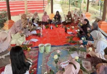 17 Peserta Ikuti Pelatihan Merangkai Bunga