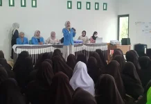 Santriwati Bahrul Ulum Jadi Objek Penelitian Pedikulosis Kapitis Mahasiswa UBB