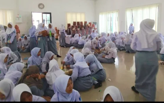 SMKN 1 Sungailiat Gelar Lomba Parcel Ramadan