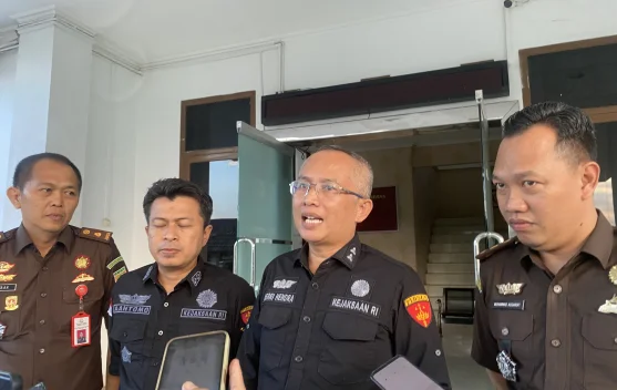 Kejati Babel Limpahkan Tersangka Korupsi Timah Ilegal ke Kejari