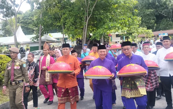 Sebanyak 365 Dulang Nganggung Jadi Ikon Peringatan HUT ke-260 Kota Sungailiat