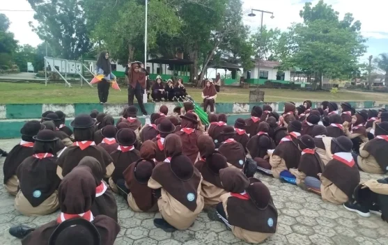 Hiking Pramuka Jadi Sarana Pembentukan Karakter Santriwati Bahrul Ulum