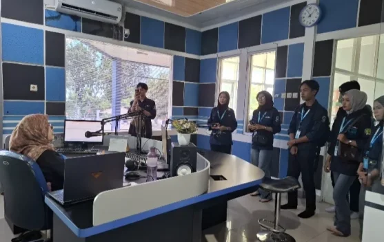 SOP Pro2 Dikenalkan dalam HIMIK Goes Broadcasting di RRI Sungailiat