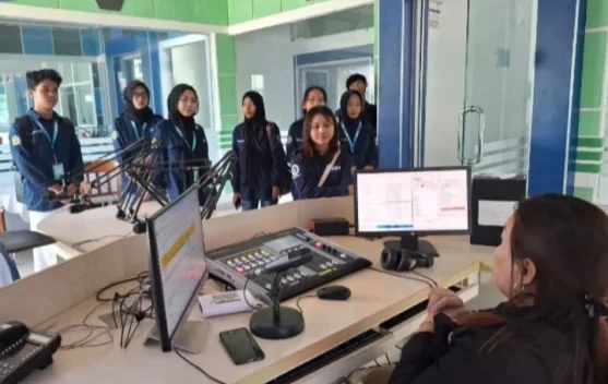 Di Balik Kunjungan Mahasiswa ke RRI Sungailiat