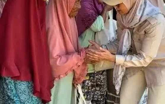 Anggota DPR RI Melati Salurkan Bantuan Beras ke Ratusan Warga 9 Desa di Bateng