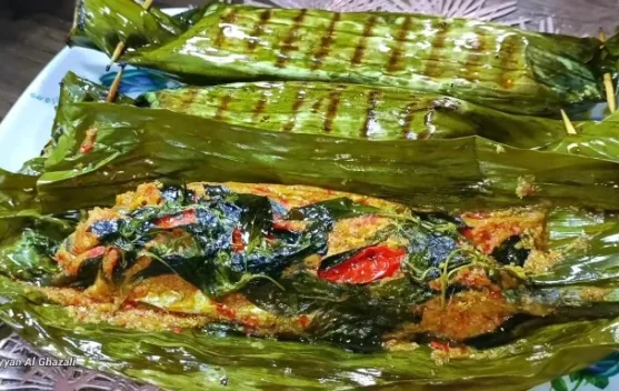 Pepes Kembung Panggang, Harum Bumbu Bikin Lapar