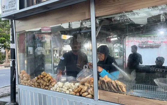 Gorengan Bandung Larsono, Cita Rasa Otentik Khas Jawa Barat