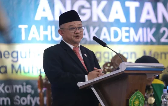 Mendikdasmen Hadiri Wisuda 156 Sarjana di Unmuh Babel