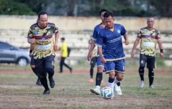 Duel di Lapangan Hijau, Pemkab Bateng Atasi BI Babel 3-1