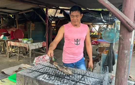 Ikan Bakar Segar Pantai Rambak Jelitik Jadi Buruan Wisatawan