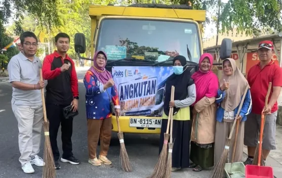 Warga Parit Padang dan Sudimampir Gotong Royong Bersihkan Sisa Karnaval