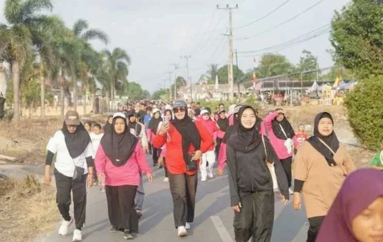 Jalan sehat HUT ke-81 RI di Lubuk Besar Diwarnai Antusiasme Warga