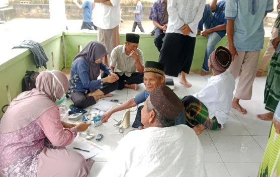 CKG Datang ke Masjid, Suryatin Tahu Tubuhnya Tak Baik-Baik Saja