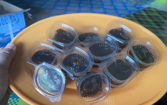 Gotong Royong Bikin Dodol, Tradisi Warga Neknang Sambut Maulid