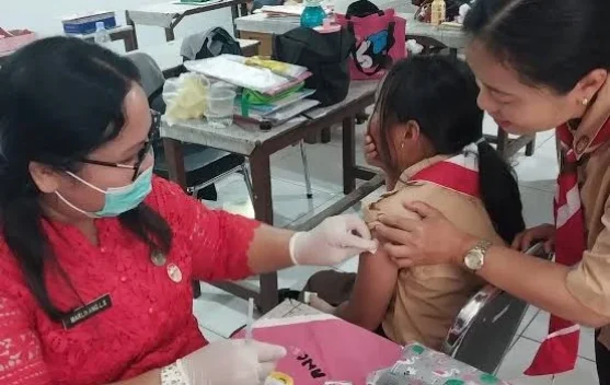 Cegah Kanker Serviks, Ribuan Remaja Putri Bangka Vaksin HPV Gratis