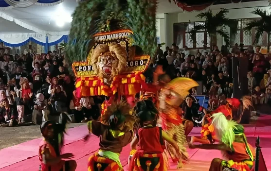 Natural, Tanpa Magic Reog Ponorogo Singo Monggolo Bikin Kagum Warga di RRI Fest 2026