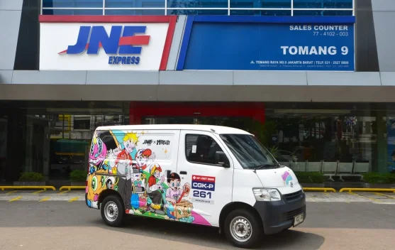 Sambut HUT ke-36, JNE Hadirkan Kolaborasi Eksklusif dengan Semangat Kreatif