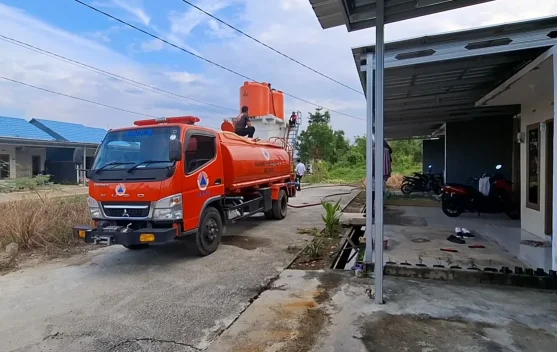 Kemarau Melanda, BPBD Pangkalpinang Salurkan Air Bersih ke 45 Lokasi di 6 Kecamatan