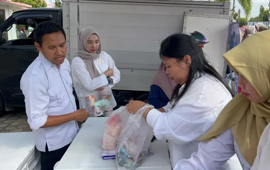 7 Ton Ayam Beku dari Bekasi Dijual Rp39 Ribu/kg di Pasar Murah Beltim