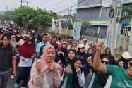 Ribuan Peserta Ramaikan Jalan Sehat RRI Fest 2026 Sungailiat