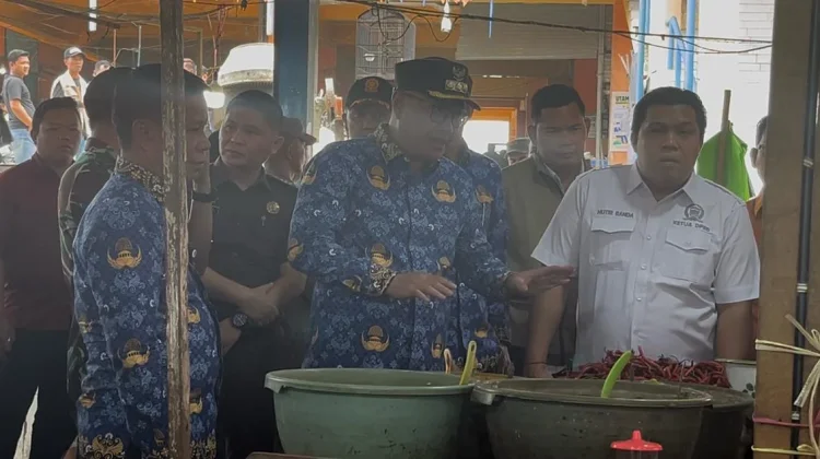 Sidak Jelang Ramadhan, Walikota Pantau Harga Cabai Bawang
