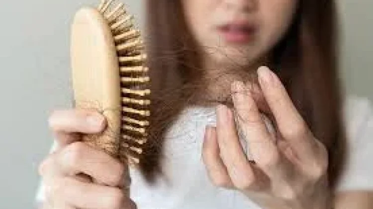 Ini Penyebab Rambut Rontok pada Wanita