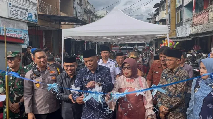Wawako Azhar Hamzah Resmikan Pasar Mambo Ramadhan