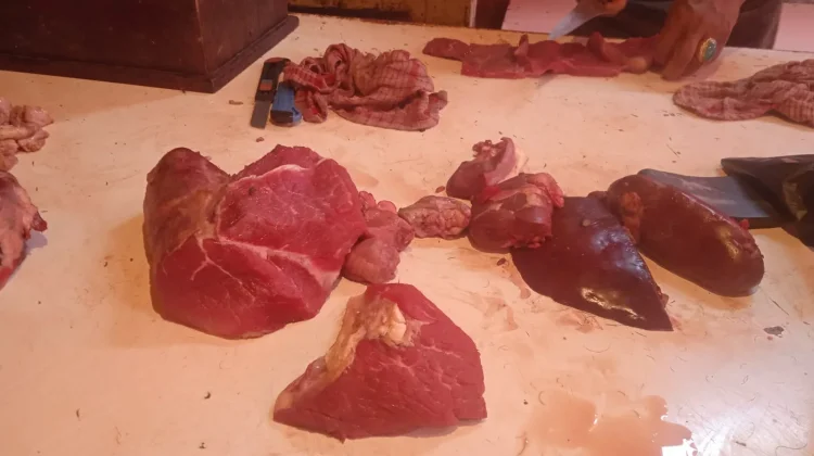 Harga Daging Sapi Resmi Turun di Pasar Tanjung Bajure