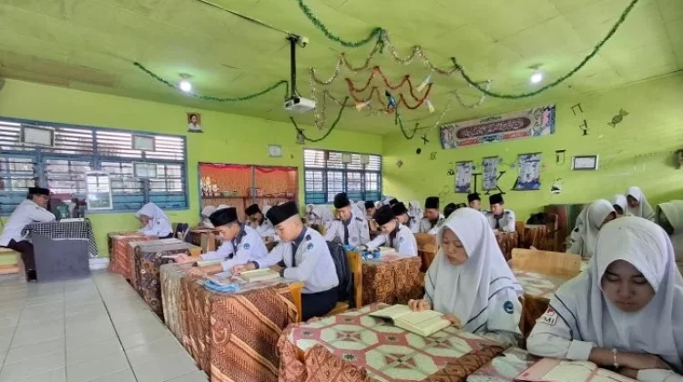 Semarak Ramadhan, MTsN 1 Sungai Penuh Gelar Tadarus Al-Qur’an
