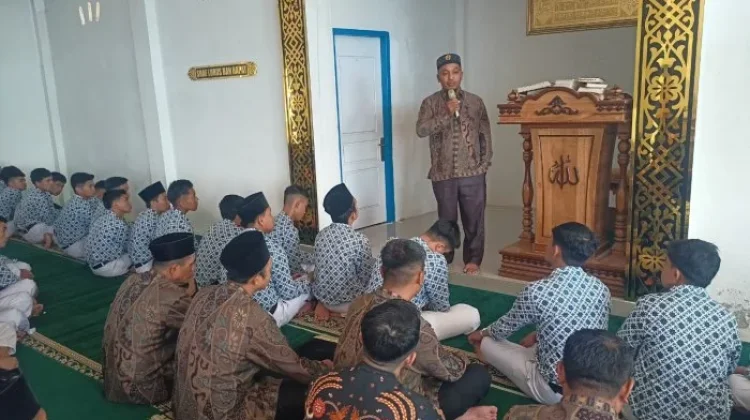 Penguatan Akhlak Siswa melalui Siraman Rohani