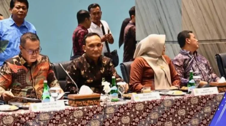 Wali Kota Alfin Hadiri RUPS Bank Jambi