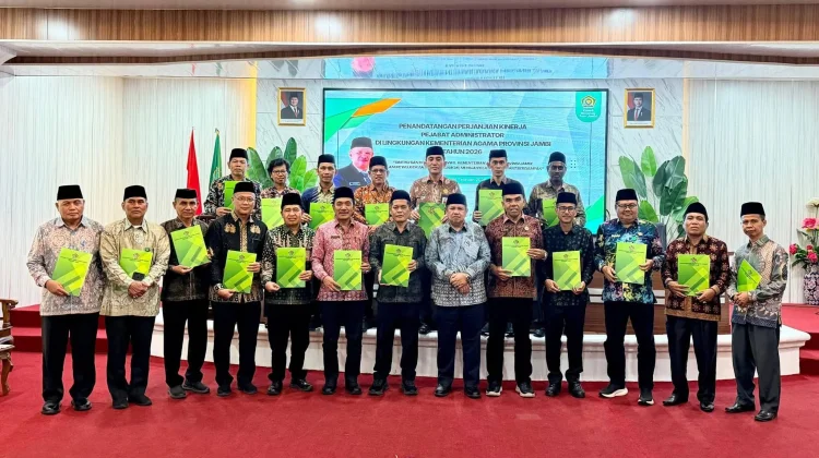 Kemenag Sungai Penuh Gelar Penandatanganan Perjanjian Kerja