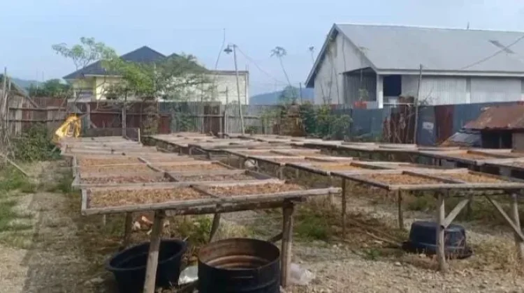 Kerupuk Kulit di Kerinci Laris Manis jelang Lebaran Idul Fitri