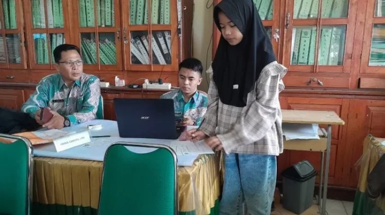 PPDB MTsN 1 Kerinci Lancar, Panitia Siap Layani Calon Siswa Baru