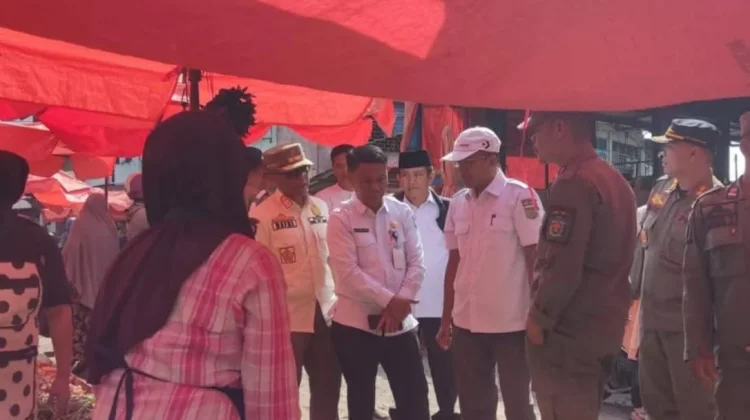 Sekda Alfian Pantau Aktivitas Pasar di Hari Pertama Kerja
