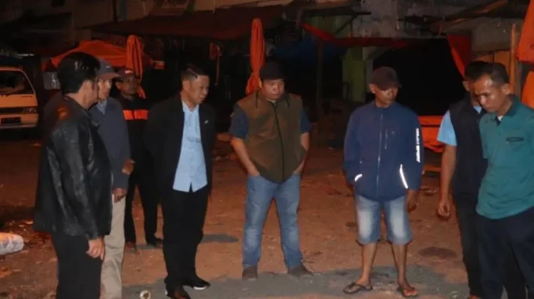 Sekda Alpian Kembali Pantau Kondisi Pasar Tanjung Bajure
