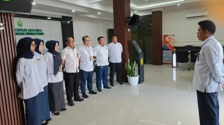 Panitera PA Sungai Penuh Tekankan Integritas dan Konsistensi Pelayanan
