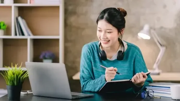 Ingin Mengenali Orang Cerdas dari Kebiasaan Sehari-hari? Ini 5 Caranya