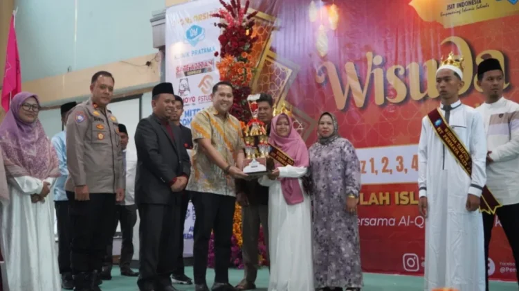 Bupati Merangin Hadiri Wisuda 138 Hafiz Cilik SD IT Permata Hati