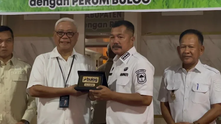 Bupati Kerinci Hadiri Penandatanganan Kerja Sama dengan Bulog