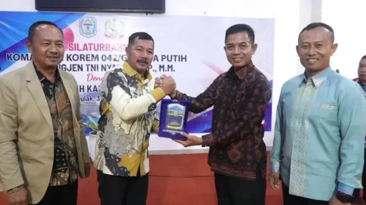 Danrem 042/Gapu Silaturahmi dengan Bupati Kerinci
